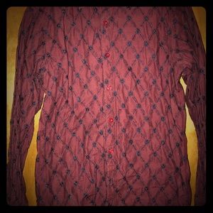 SHARP! Men’s Med long sleeve sports shirt.